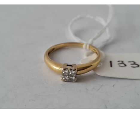 18ct yellow gold ring set with 4 diamonds, size M