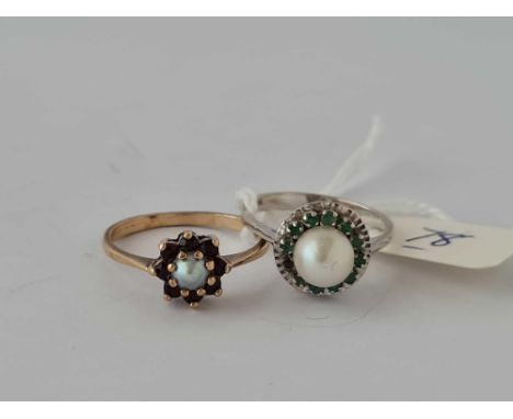 An emerald &amp; pearl 18ct gold ring size M &amp; 9ct Garnet &amp; Pearl size O 5g inc