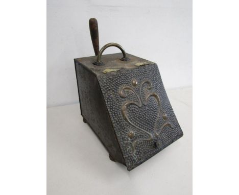 vintage coal perdonium with liner and shovel