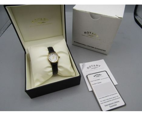 Rotary watch with leather strap in gift box&nbsp;