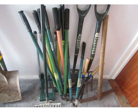Quality garden tools with a set cricket stumps