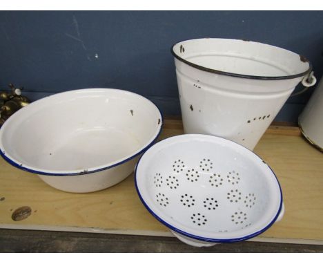Enamel bin, colander and bowl