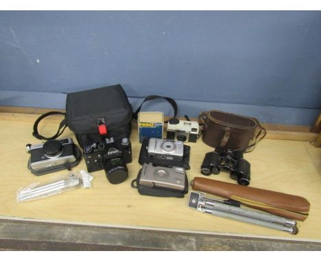 Vintage cameras, binoculars and tripods etc&nbsp;