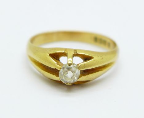 An 18ct gold and diamond ring, 3.7g, M 