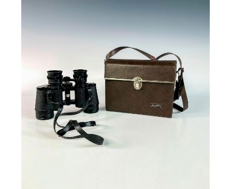 Extra Wide Angle, 525 ft. field at 1000 yards, textured housing, rubber eye cups.Serial number R3085. Carrying case included,