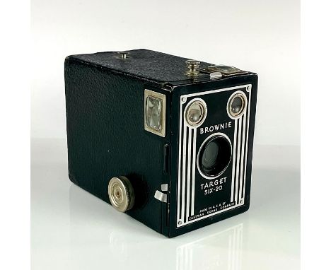 Vintage camera for 2 1/4 x 3 3/4 inch pictures. Meniscus lens and rotary shutter.Eastman Kodak Company' on the front. Issued: