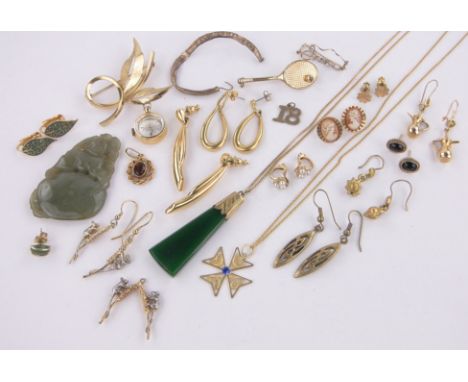 Box of gold and other jewellery,including a Chinese carved jade pendant.