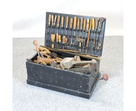 A carpenter's tool chest, 77cm, containing various hand tools