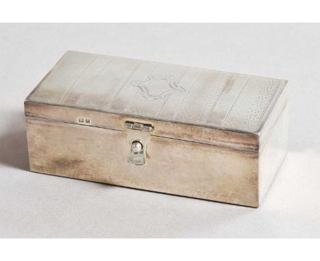 A George V Silver Jewellery-Box, by Williams (Birmingham) Ltd., Birmingham, 1919, oblong, the hinged cover with engine-turned