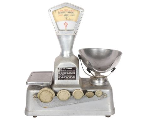 A Vintage set of Vandome &amp; Hart Ltd aluminium shop balance scales, with 5 graduated weights, serial no. 4779, H45cm