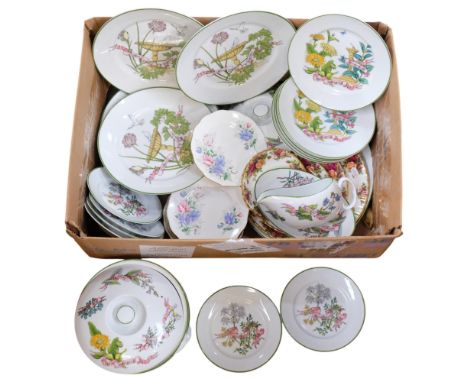 Royal Worcester Country Kitchen part dinnerware, including tureens and dinner plates (boxful)