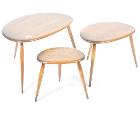 Lucian Ercolani - Ercol - Windsor Range - Model 354 - An original 1960's retro vintage beech and elm Golden Dawn set of ' Peb