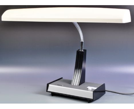 Trident - Model 951 - De-Luxe - An original retro vintage 20th Century industrial work desk lamp having an elongated plastic 