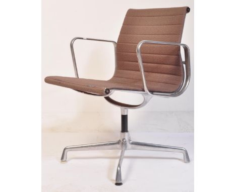 Charles &amp; Ray Eames - Vitra - EA 107 - Aluminium Group - An original retro vintage desk / lounge chair / armchair having 