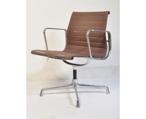 Charles &amp; Ray Eames - Vitra - EA 107 - Aluminium Group - An original retro vintage desk / lounge chair / armchair having 