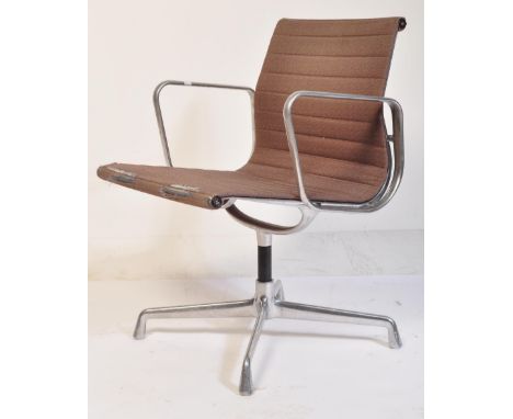 Charles &amp; Ray Eames - Vitra - EA 107 - Aluminium Group - An original retro vintage desk / lounge chair / armchair having 