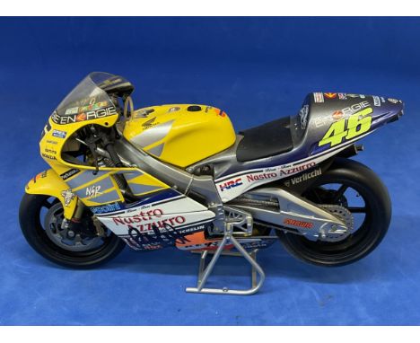 Moto GP Valentino Rossi signed 2001 Nastro Azzuro Honda NSR 500 limited edition Minichamps scale 1:12 metal model in orignal 