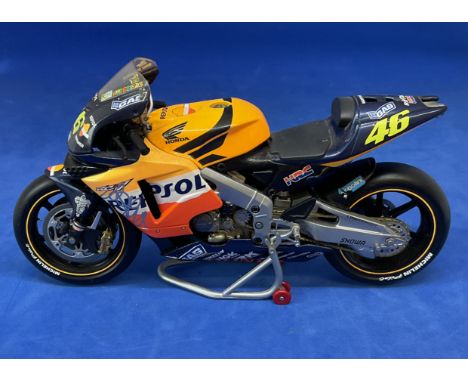 Moto GP Valentino Rossi signed Honda RC211V Repsol Honda Team Moto GP 2002 Minichamps scale 1:12 metal model in orignal box. 