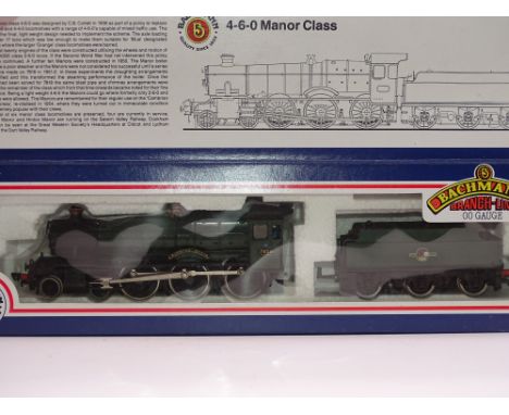 OO Gauge: A BACHMANN 31-301 Manor Class Steam loco - 'Dinmore Manor' - BR Green livery - VG/E in incorrect 31-302 G/VG box