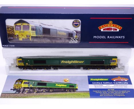 OO Gauge: A BACHMANN 32-726K Class 66 Diesel - 'Ruby" - Freightliner Green Livery - limited edition for BACHMANN Collectors' 