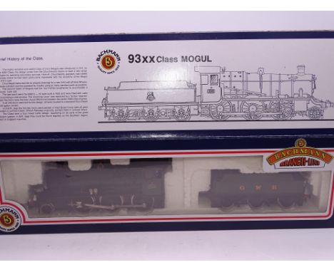 OO Gauge: A BACHMANN 31-801 Class 93xx Steam loco - numbered 9319 - GWR Green livery - VG/E in G/VG box