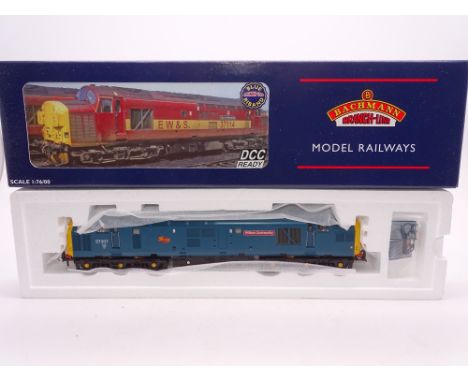 OO Gauge: A BACHMANN 32-780Z Class 37 Diesel loco - 'William Cookworthy' - BR blue Livery - limited edition for Kernow MRC - 