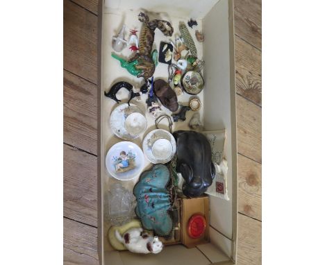 Miniature ceramic and glass animal figures, Victorian doll's house tea wares, and other small collectables 
