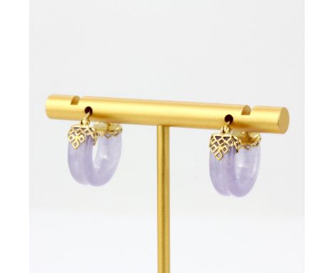 A pair of 9ct yellow gold and lavender jade hoop earrings, L. 1.8cm.