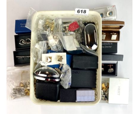 A large quantity of vintage cufflinks and tie clips.