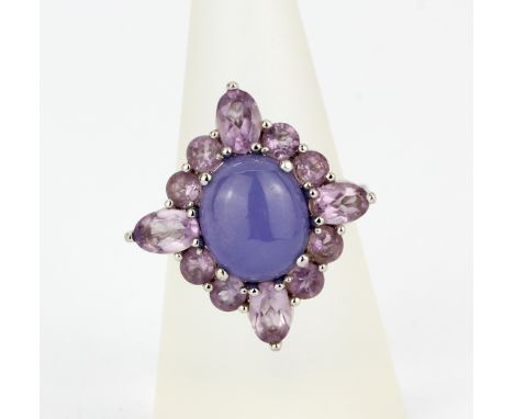 A 925 silver cluster ring set with lavender jade and amethysts, (O).