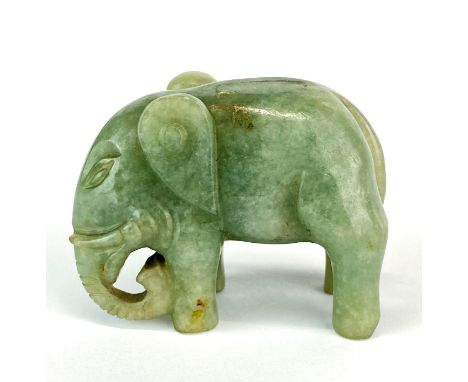 A lovely Chinese carved jade model of an elephant, H. 4cm.