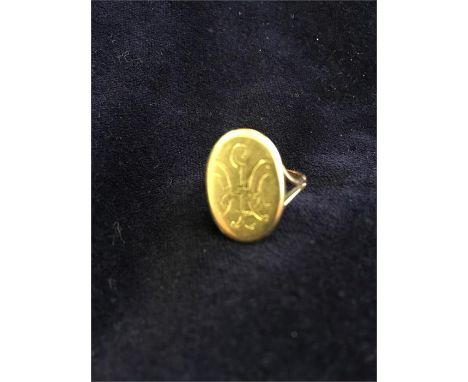 A gold signet ring 4.5g