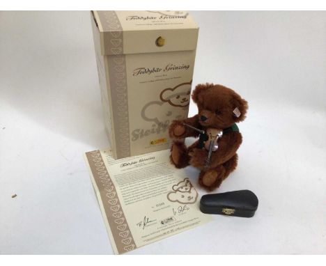 Steiff Bears, Georgina 661181 in soft bag with certificate and outer box, 2005 Red Brown Bear 661990, Alfonzo 677007 and Wint