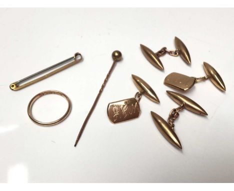 Group 9ct rose gold jewellery to include two pairs of cufflinks, bar brooch, stick pin and wedding ring, size K½Total weight 