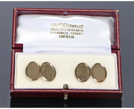 Pair of 18 carat gold cufflinks, with engine turned discs, 8.7 grams