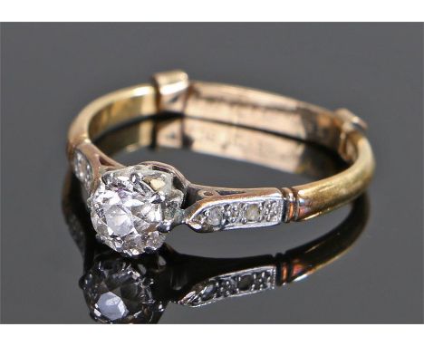 18 carat gold diamond set ring, the round cut diamond at approximately 0.5 carat in size, ring size P  