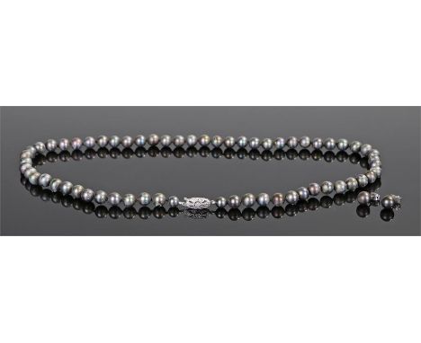 Pearl set, the grey pearl 9 carat white gold necklace together with a pair of earrings, (3)