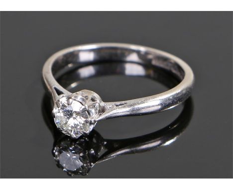 18 carat white gold diamond set ring, the diamond at approximately 0.3 carat, ring size K