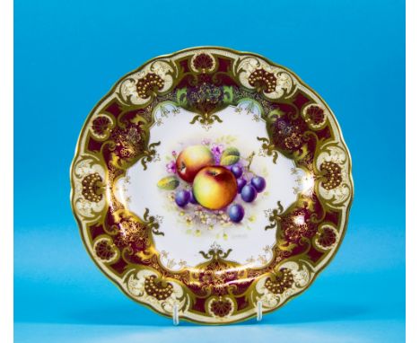 Royal Worcester Hand Painted and Signed Cabinet Plate ' Fallen Fruits ' Stillife. Signed F. Higgins. Date 1960. 9 Inches Diam