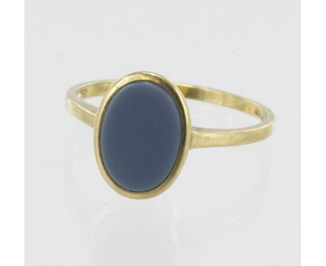 18ct yellow gold chalcedony solitaire ring, chalcedony measures 10mm x 7.5mm, finger size R/S, weight 4g.