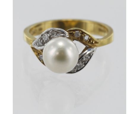 18ct yellow gold diamond and pearl dress ring, one cultured pearl approx. 8mm, bicoloured diamond set shoulders, TDW approx. 