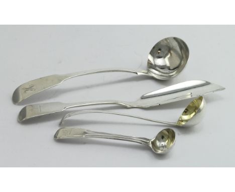 Mixed lot of Georgian silver flatware, comprising an Old English silver cream ladle, hallmarked RC London 1793; a silver fidd