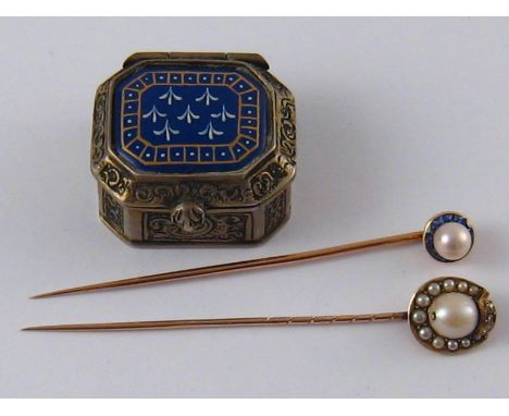 A mixed lot comprising a French hallmarked 18 carat gold sapphire and untested pearl stick pin (pearl approx 5.5mm), a gold a