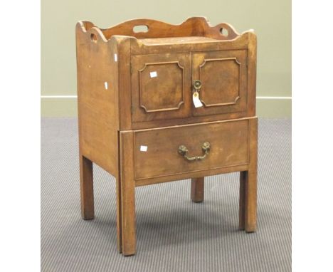 A George III mahogany bedside commode, 76 x 54 x 44cm  