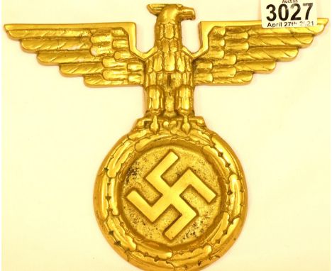German Third Reich large heavy cast brass eagle with swastika, wingspan: 22 cm. P&amp;P Group 1 (£14+VAT for the first lot an