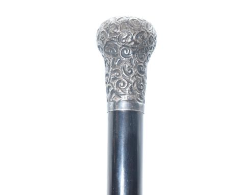 Silver topped ebonished walking stick, 92cm long, London 1919.  