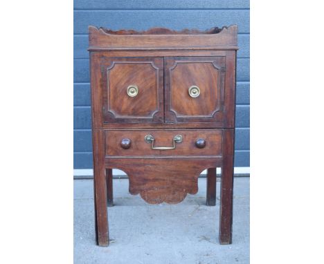 Georgian tray top night / bedside commode table with brass handles and fixtures complete with ceramic lining with 2 folding d