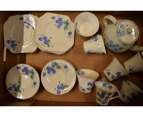 Colclough Art-Deco tea set to include teapot, milk and sugar, 5 cups, 7 saucers and 7 side plates (Qty).  Condition varies, c