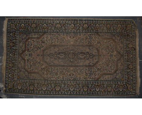 Vintage 20th century rug, 167 x 94cm.  