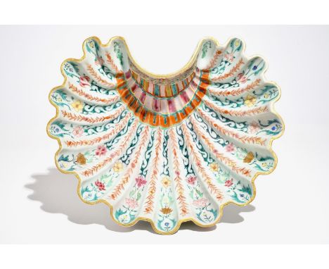A Chinese famille rose shell-shaped basin, Qianlong Dim.: 36 x 32 x 11 cm